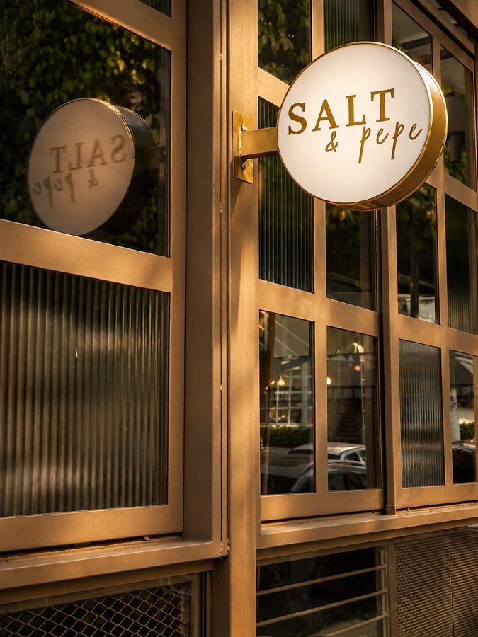 Fachada comercial Salt & Pepe